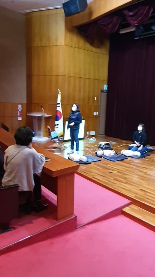 VR 기기를 통한 안전체험교육 (KOTRA)