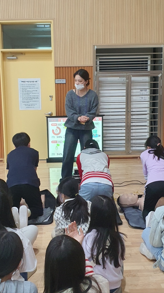 VR 기기를 통한 안전체험교육 (서울어울초등학교)