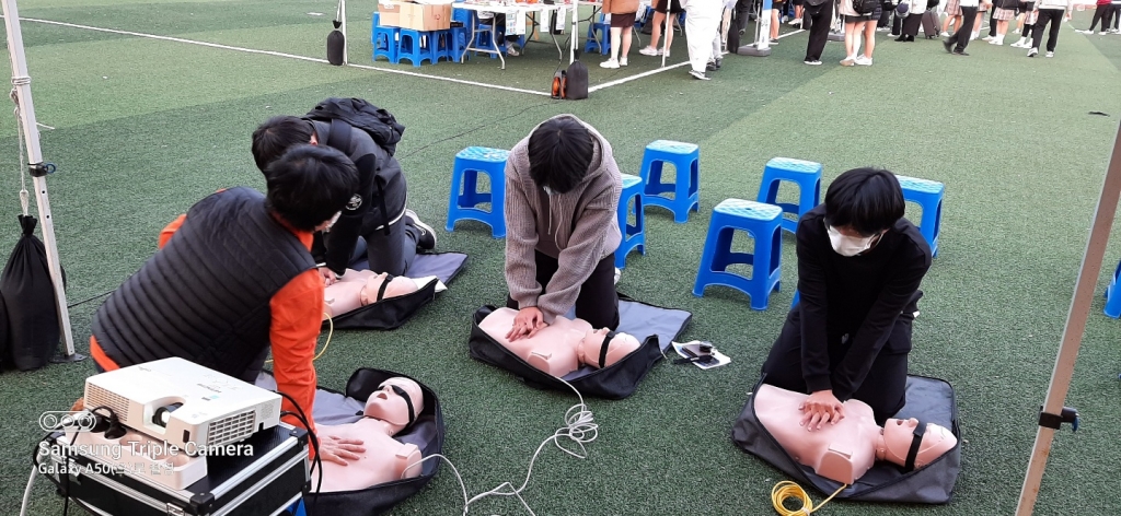 VR 및 애니(모형) 기기를 통한 CPR  등 안전체험교육 (서울**고등학교)