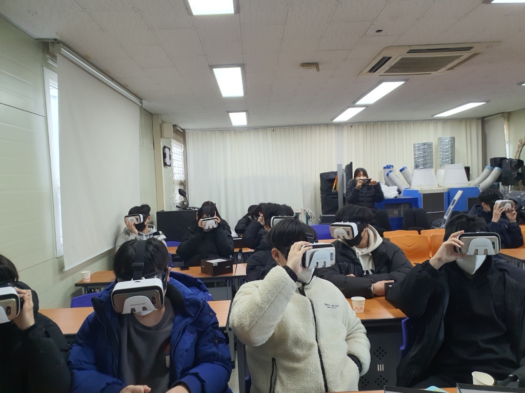 VR 기기 안전체험교육 (영서중학교)