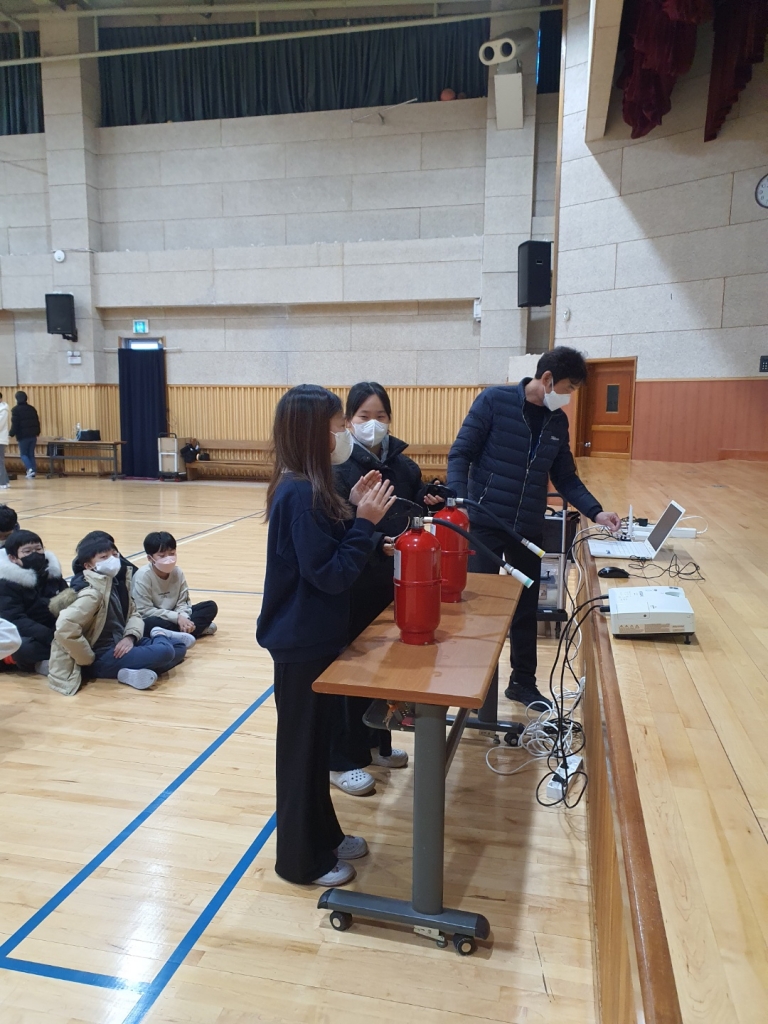 VR 기기를 통한 안전체험교육 (서울00초등학교)